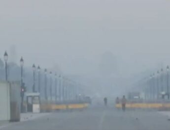 Delhi records season’s coldest morning, temperature could drop to 4°C | Weather updates